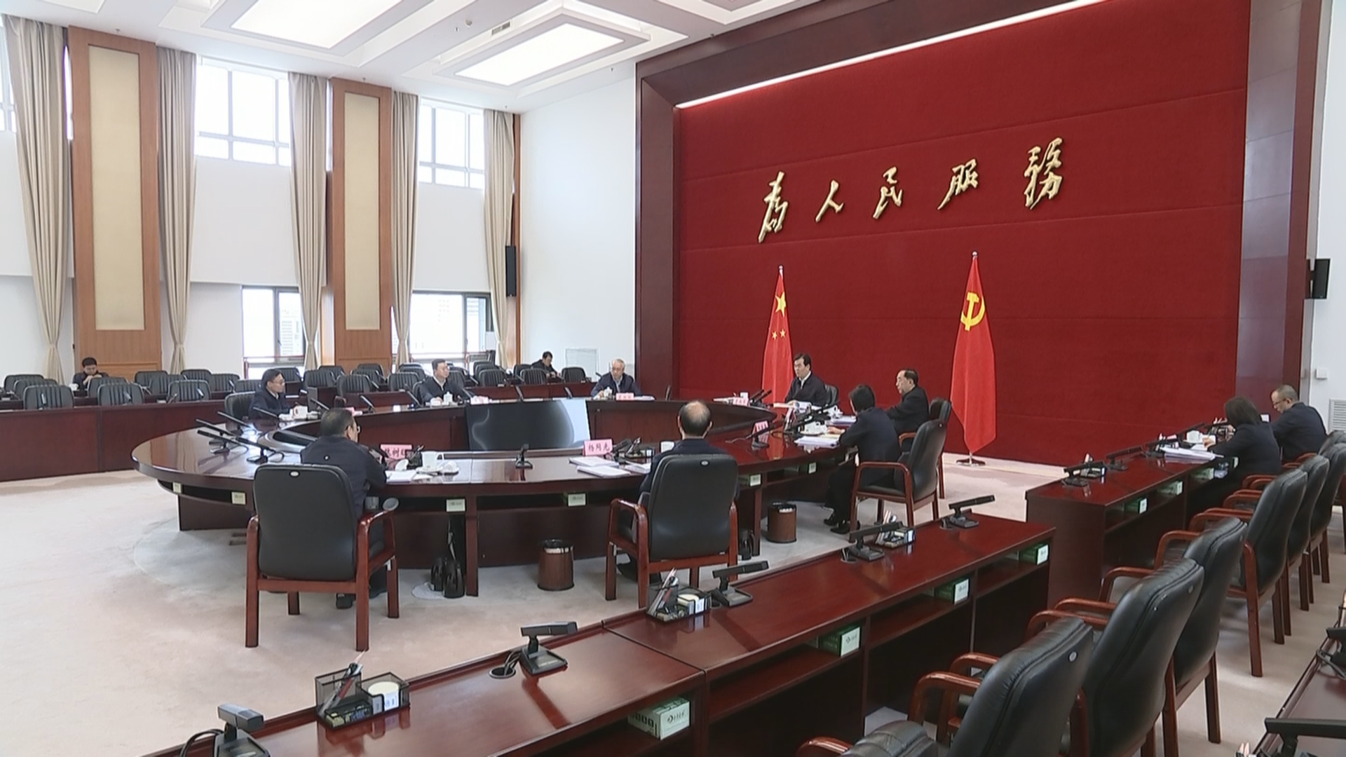 贵州新闻联播丨省政府党组召开2025年度民主生活会 更加坚决有力贯彻党中央重大决策部署 凝心聚力推动贵州高质量发展取得新成效