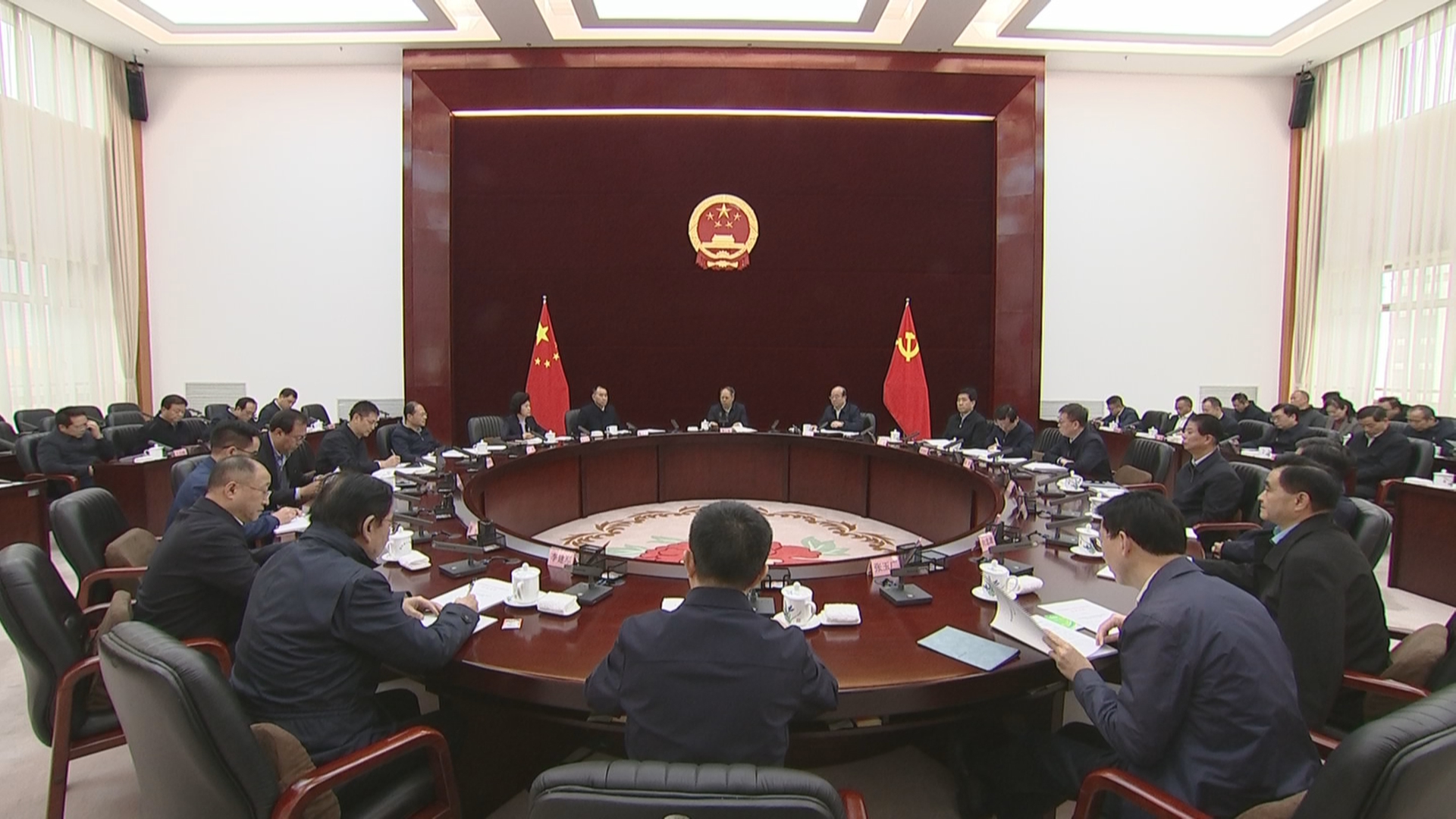 贵州新闻联播丨省人大常委会党组召开（扩大）会议 学习贯彻习近平总书记近期重要讲话精神 传达学习贯彻省两会精神 省纪委全会精神