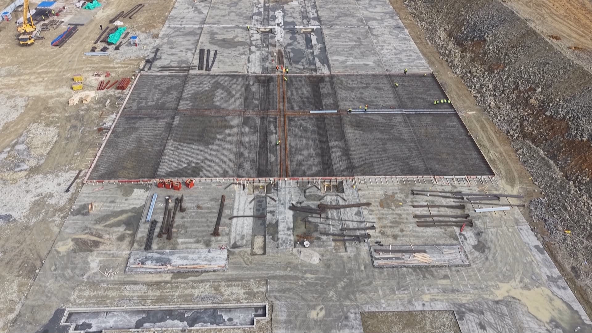 贵州新闻联播丨【学习贯彻党的二十届四中全会精神•奋力走出高质量发展新路】推项目 优工艺 促耦合 打造优势矿产资源精深加工产业集群