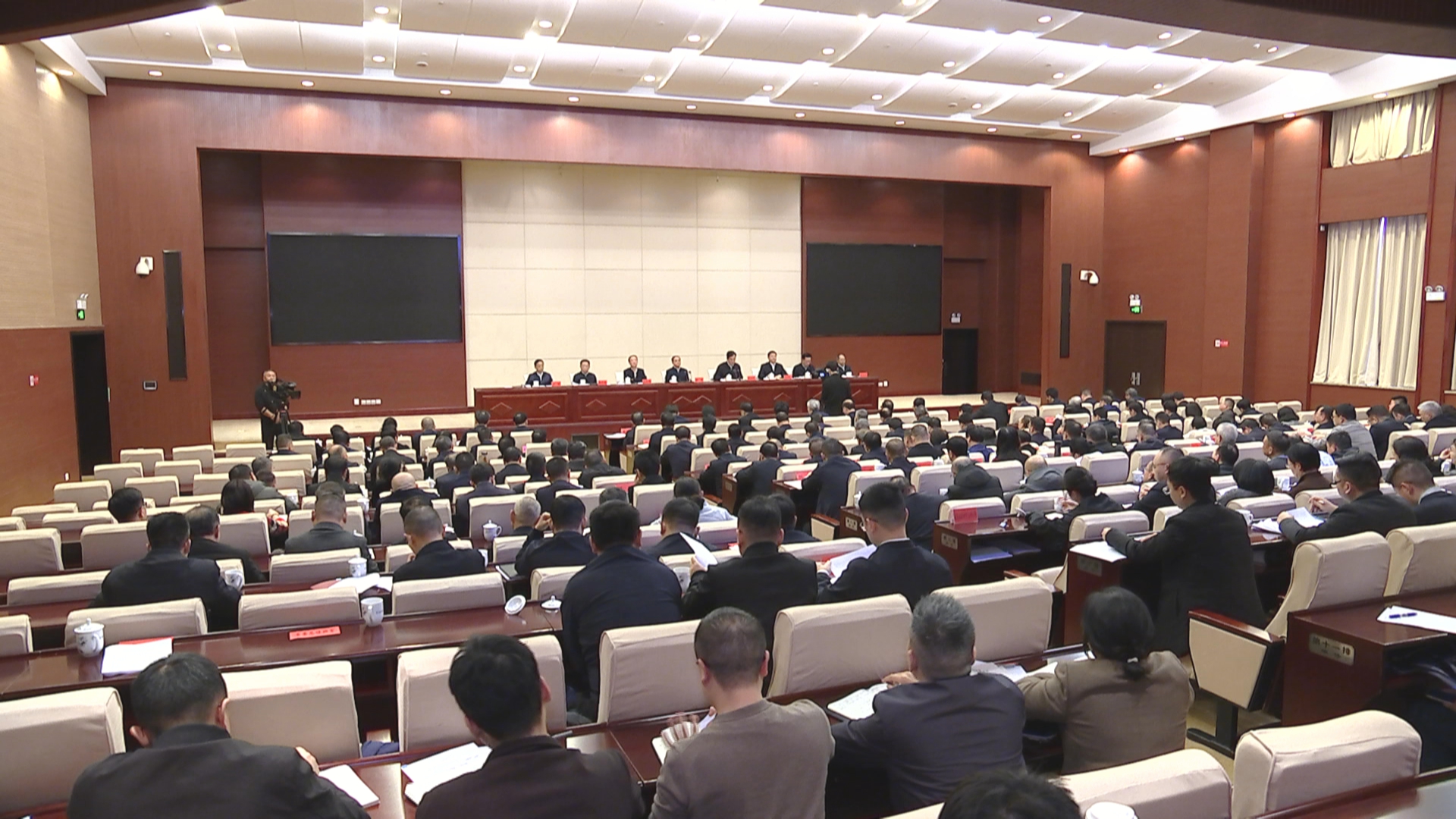 贵州新闻联播丨徐麟在省委农村工作会议上强调 锚定农业农村现代化扎实推进乡村全面振兴 为走好高质量发展新路提供坚实基础支撑