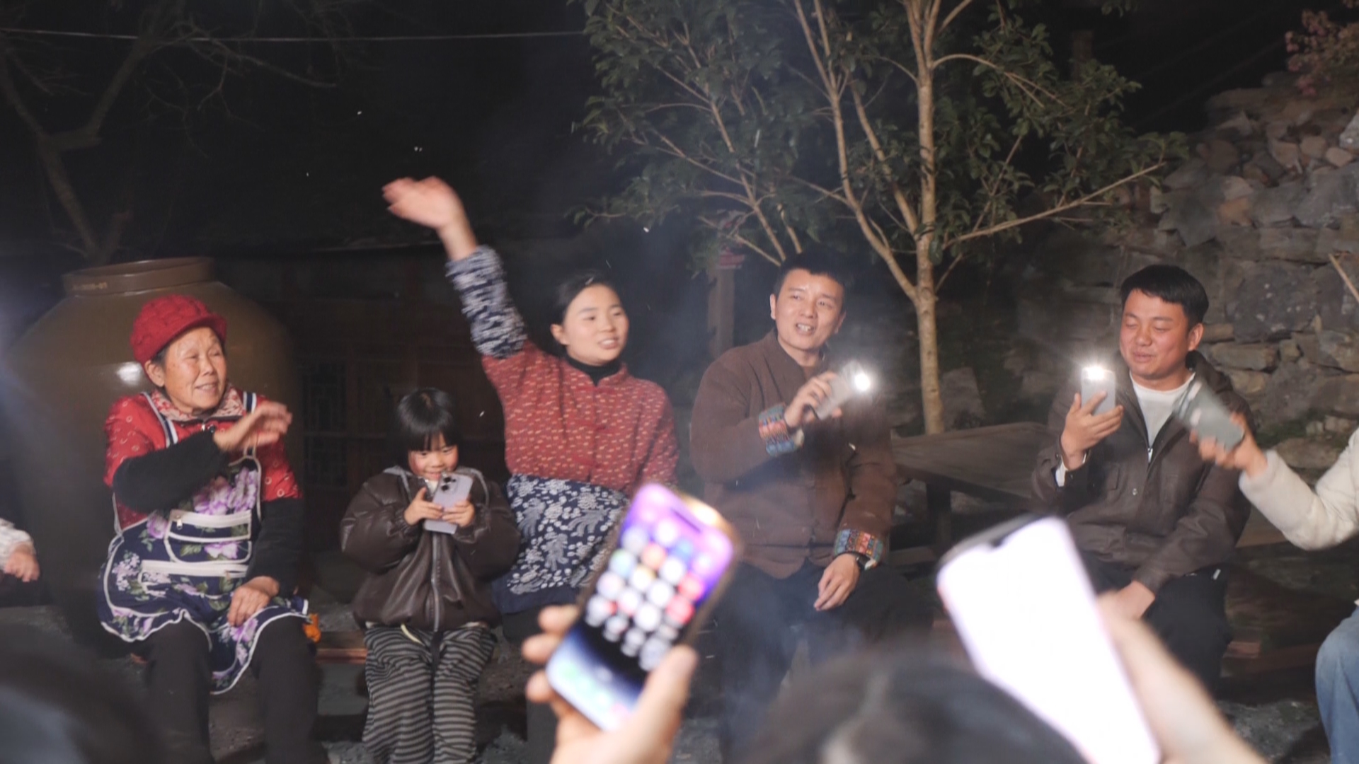 贵州新闻联播｜【新春走基层】以前进城现在返乡 我在村里当“大V”