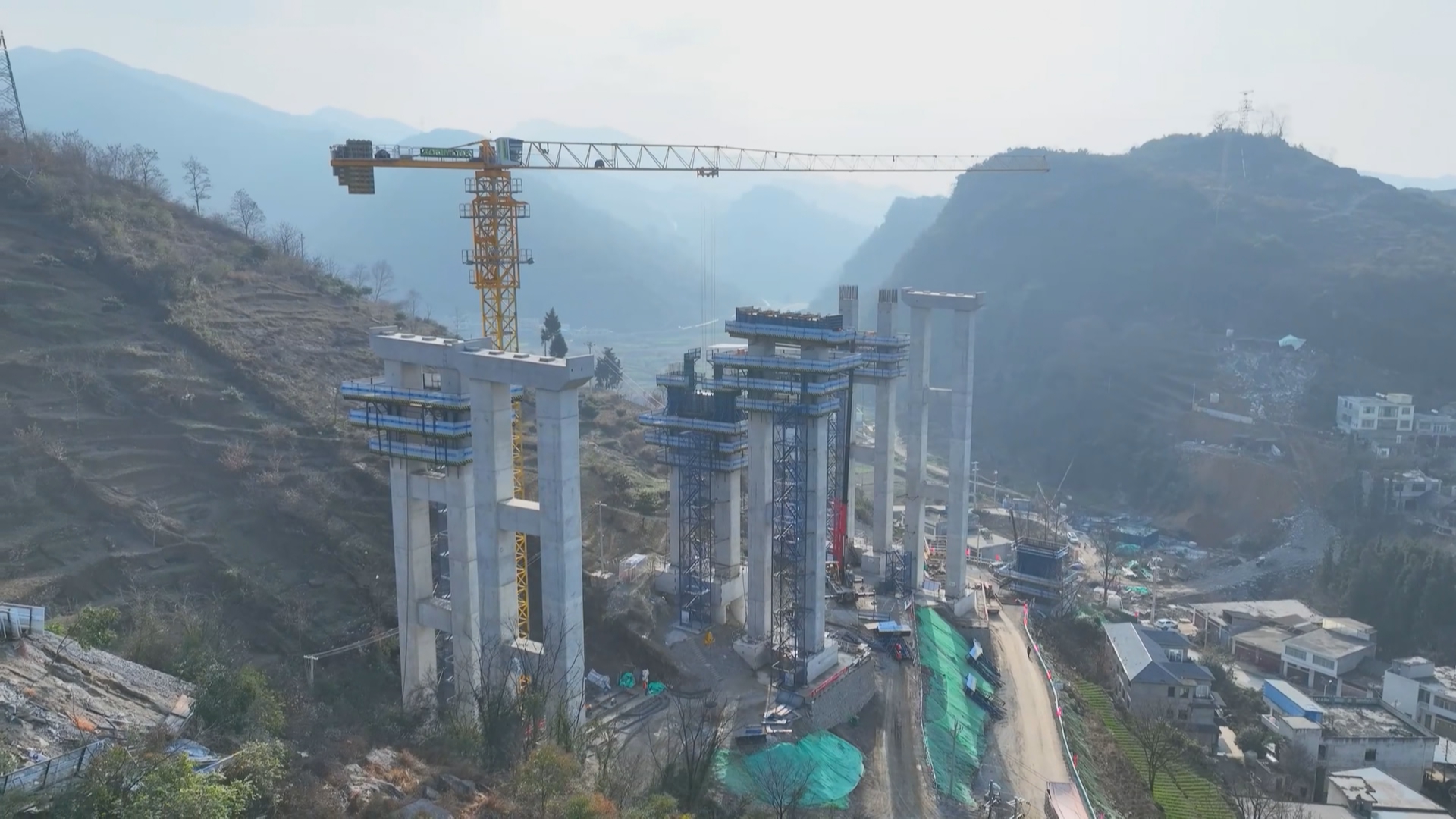 贵州新闻联播丨贵州多地交通项目建设“加速跑”