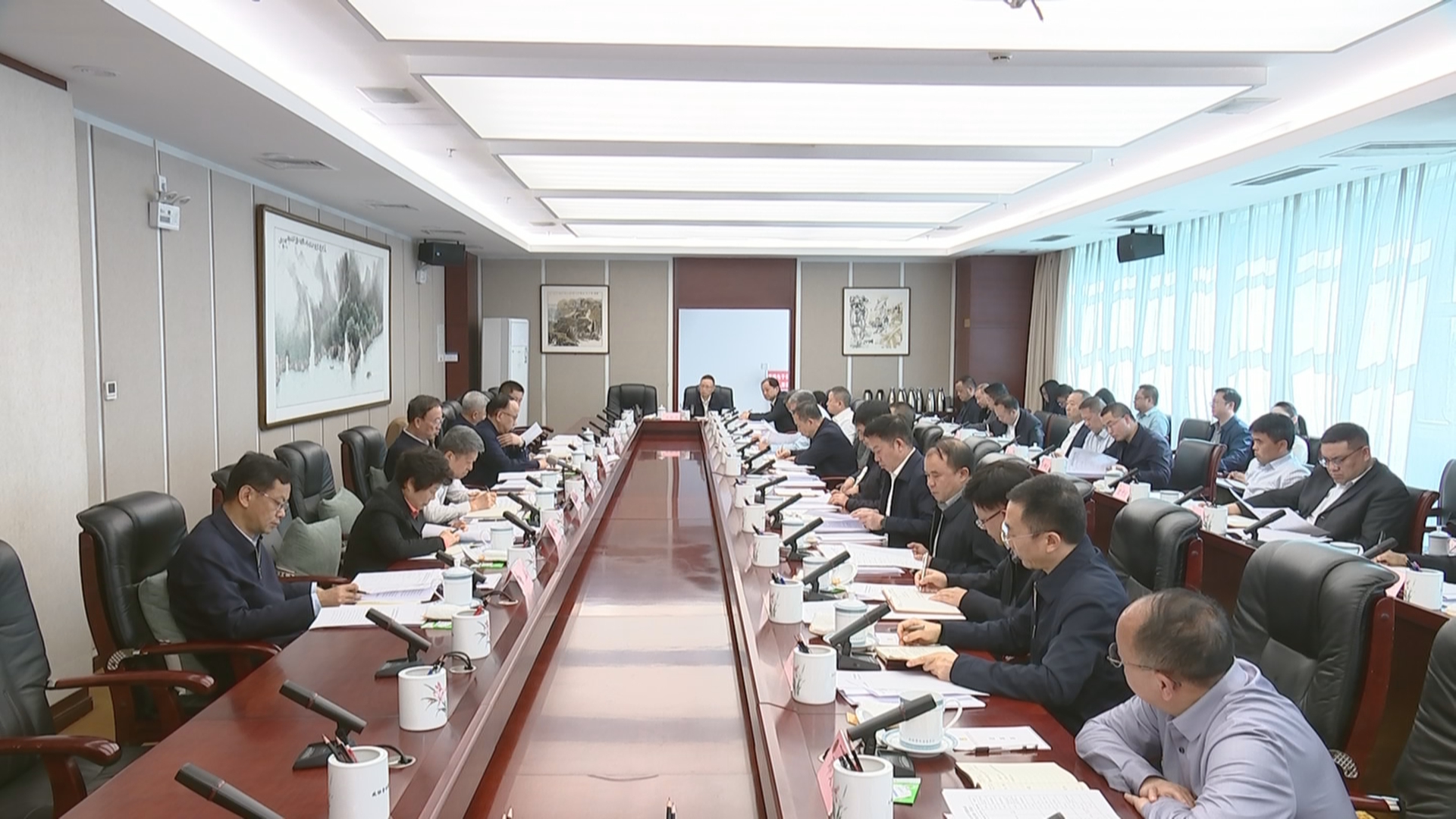 贵州新闻联播丨省政协党组理论学习中心组召开专题研讨会