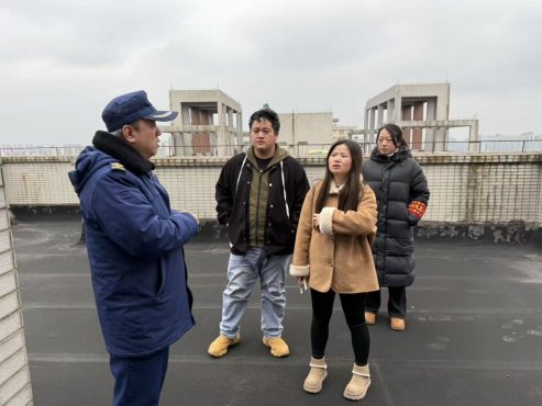 ada5695840406145896195e0d8aff56c