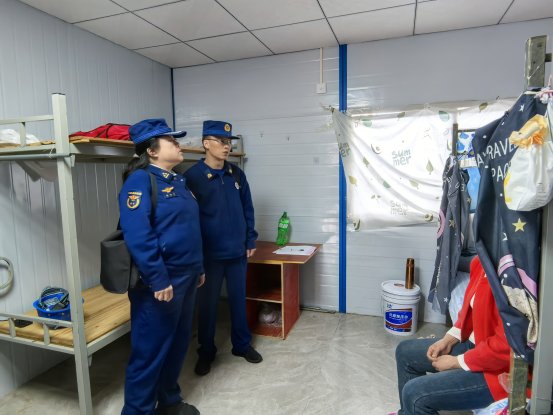 d9ee7ea141f4fd20ae77aa9b72d2a54