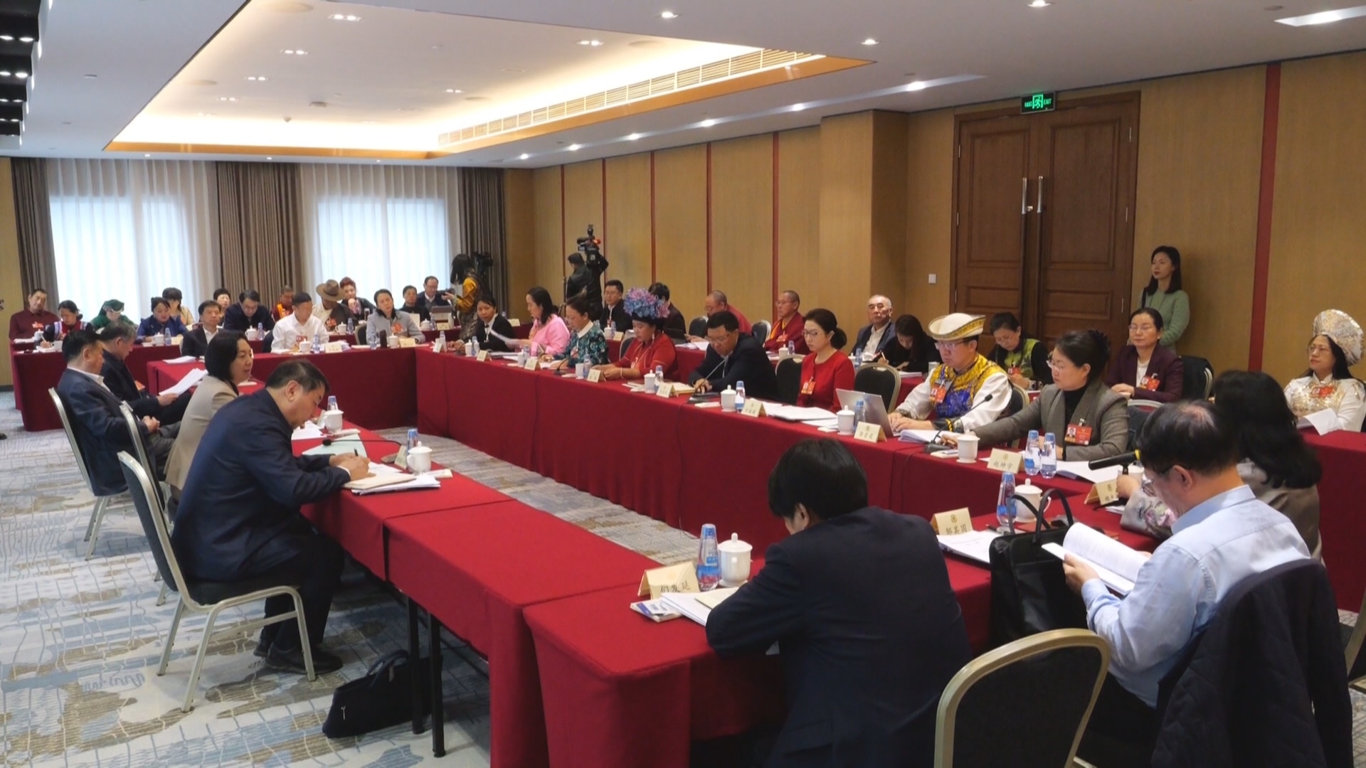 贵州新闻联播丨【锚定奋斗目标 全力开局起步•2026年全国两会特别报道】住黔全国政协委员参加分组审议政协常委会工作报告和提案工作情况报告