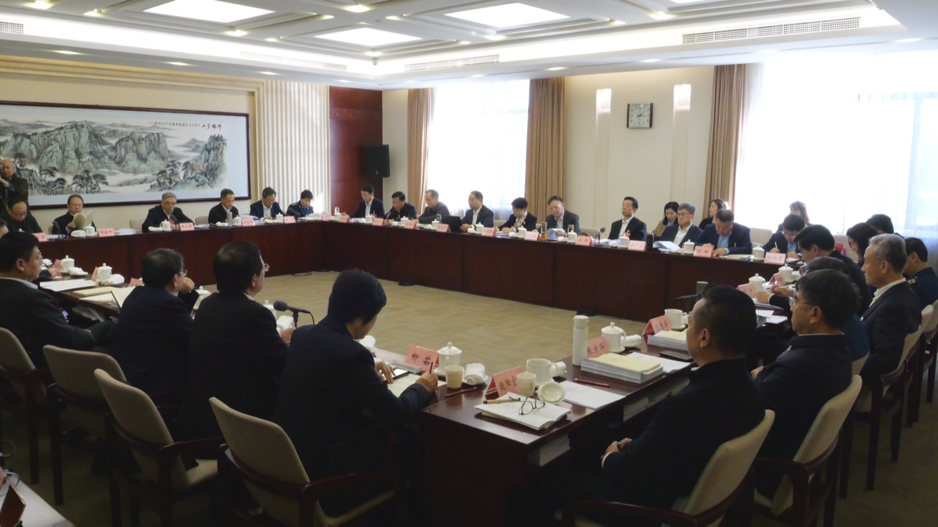 贵州新闻联播丨住黔全国政协委员分组讨论“两高”工作报告