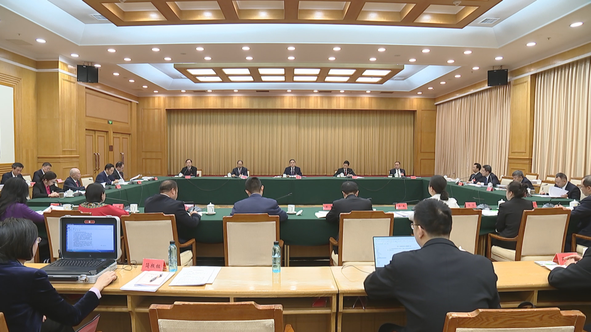 贵州新闻联播丨【锚定奋斗目标 全力开局起步•2026年全国两会特别报道】贵州代表团审议全国人大常委会工作报告