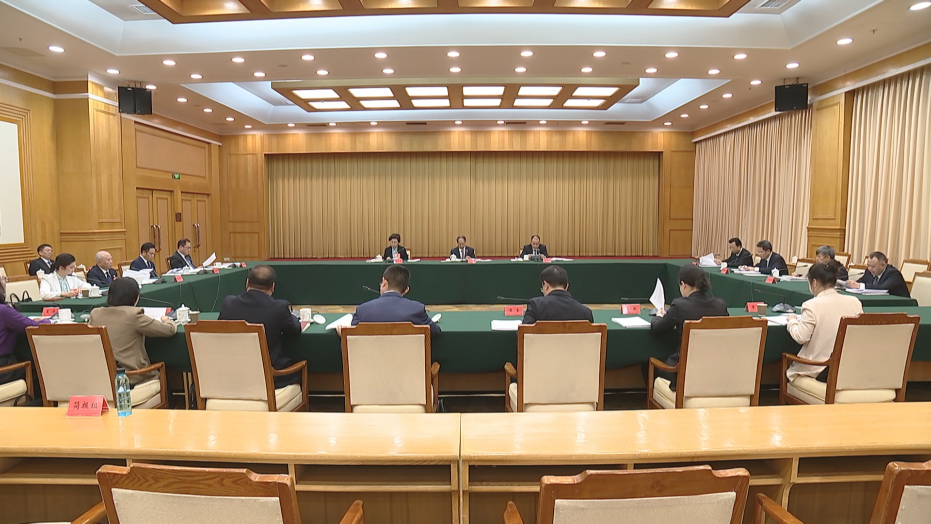 贵州新闻联播丨【锚定奋斗目标 全力开局起步·2026年全国两会特别报道】贵州代表团审议有关决议草案