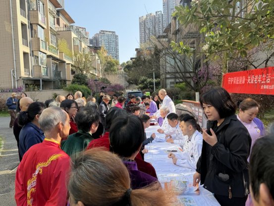 c80e5ddac7a44605ae00913065ec7b47