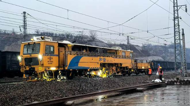瓦日铁路开展春季集中修施工 为期17天
