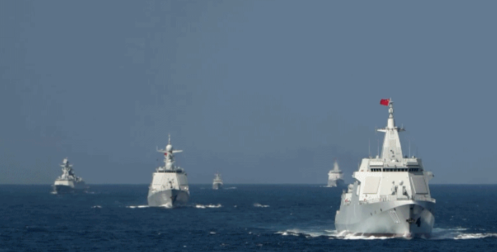 以一敌二！“万吨大驱”南昌舰逼退外舰 细节公布