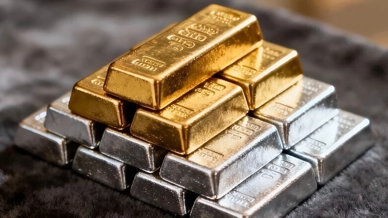 黄金、白银，遭全球抛售