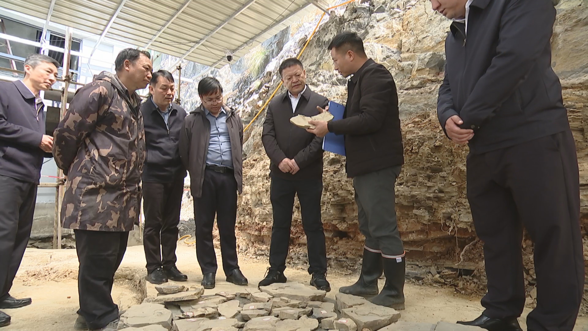 贵州新闻联播丨马汉成到盘州市和关岭自治县 调研春耕备耕和三叠纪化石群申报世界自然遗产工作