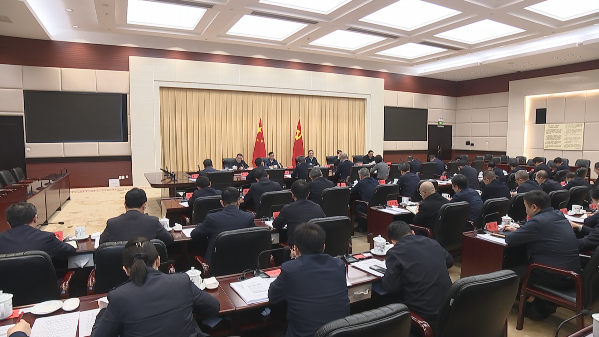 贵州新闻联播丨徐麟主持召开专题会议强调 扎实推动国家区域医疗中心高质量建设运营 全力为群众提供安全优质方便医疗卫生服务