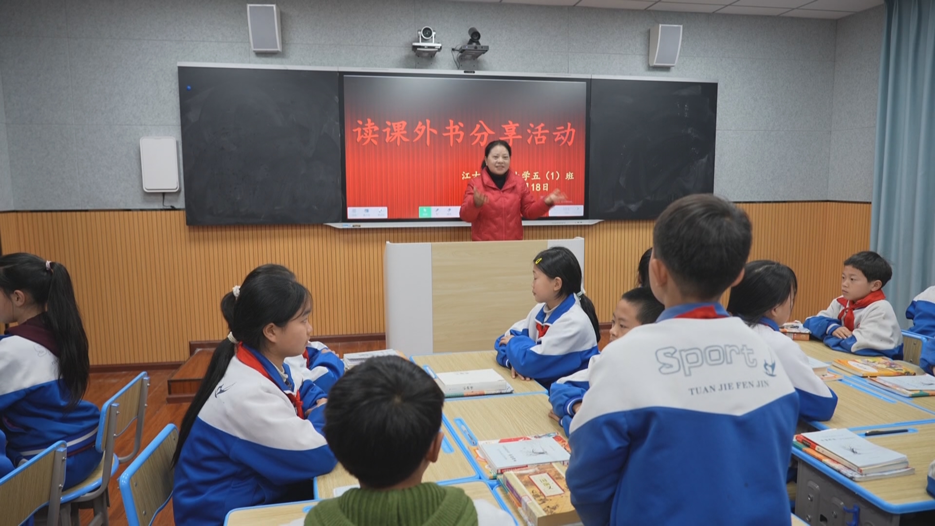 贵州新闻联播丨【殷殷嘱托润黔山•总书记和我面对面】“最美教师”黄俊琼：扎根山乡三十四载 只为琅琅读书声