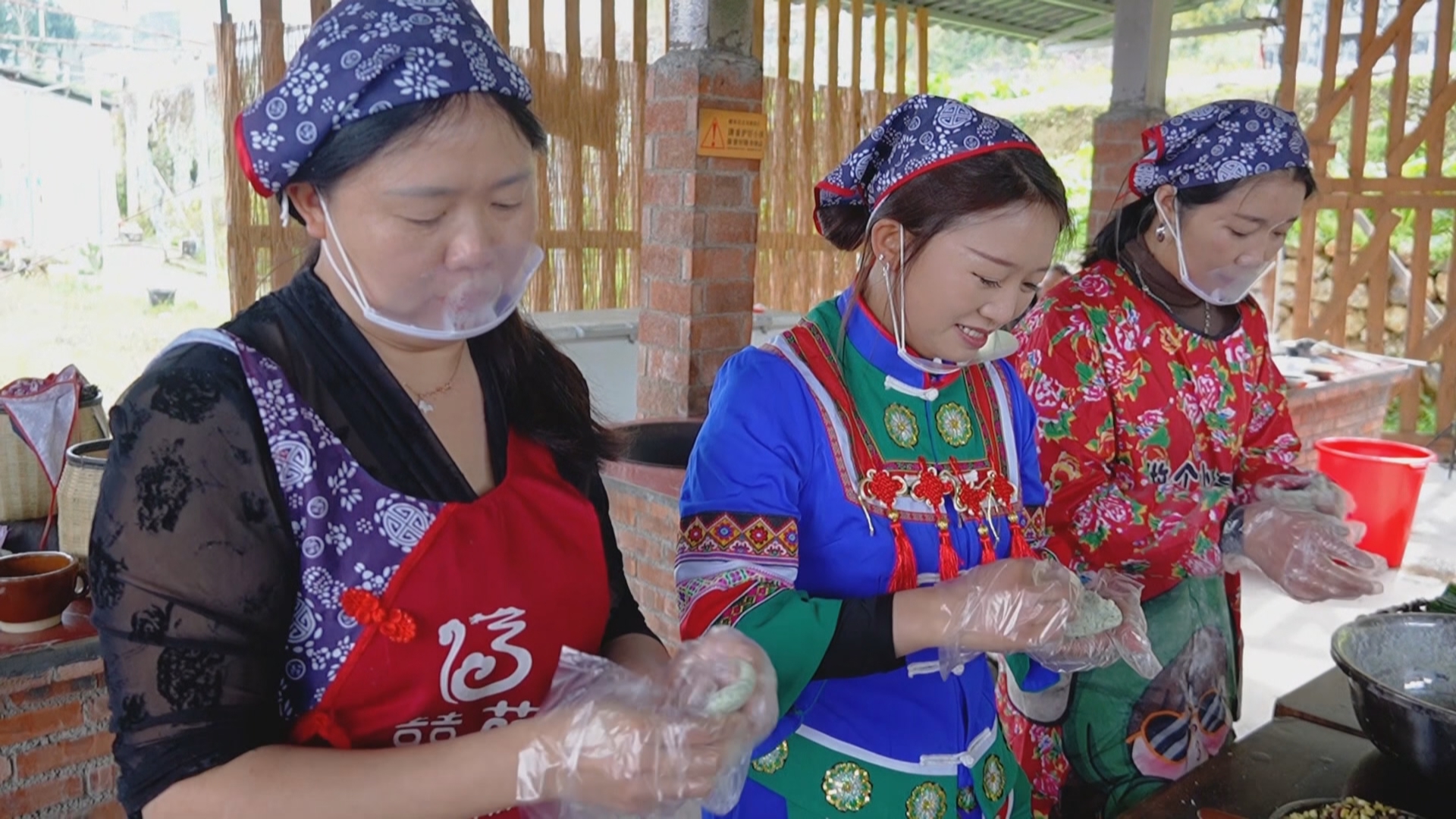 贵州新闻联播丨清明时节 贵州人把春天包进粑粑里 煮进社饭中