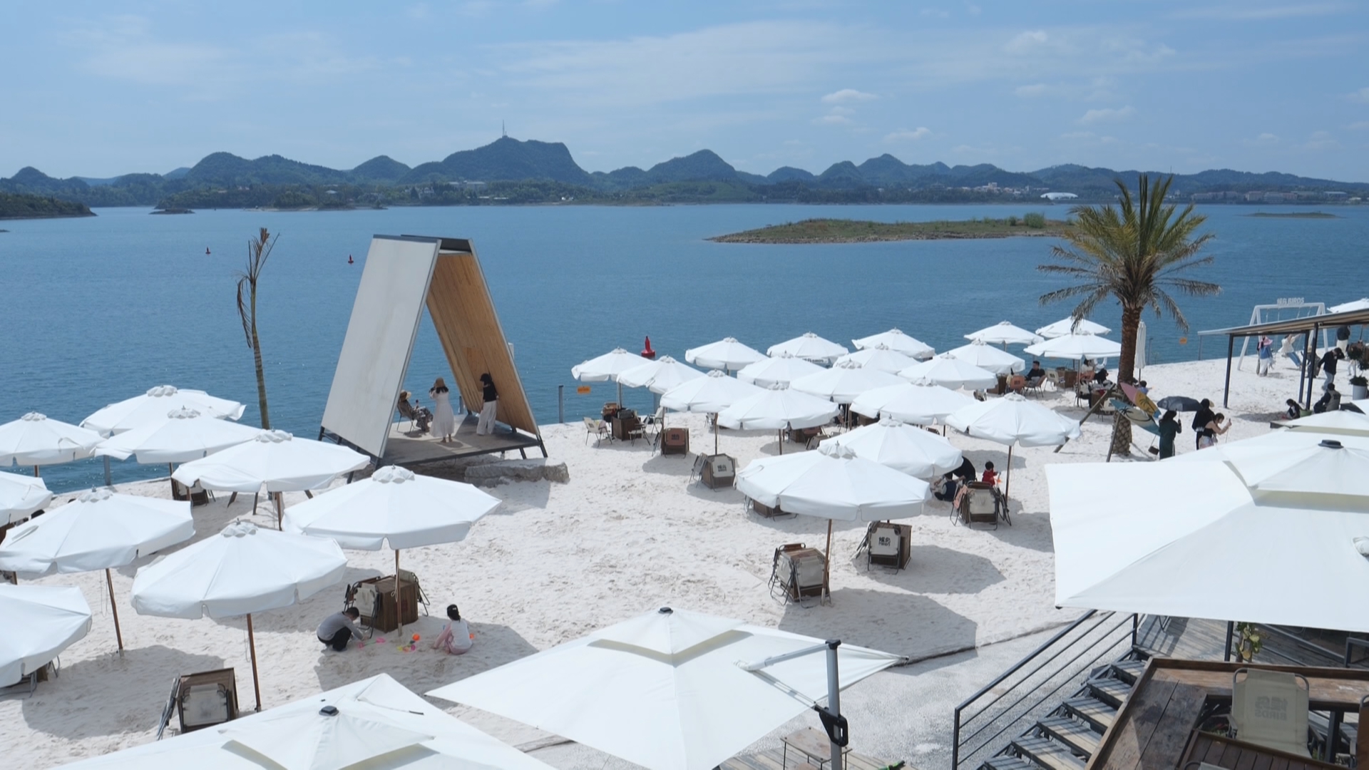 贵州新闻联播丨山水相逢处 构筑心安之乡 贵阳清镇营造“新贵人”诗意栖居地