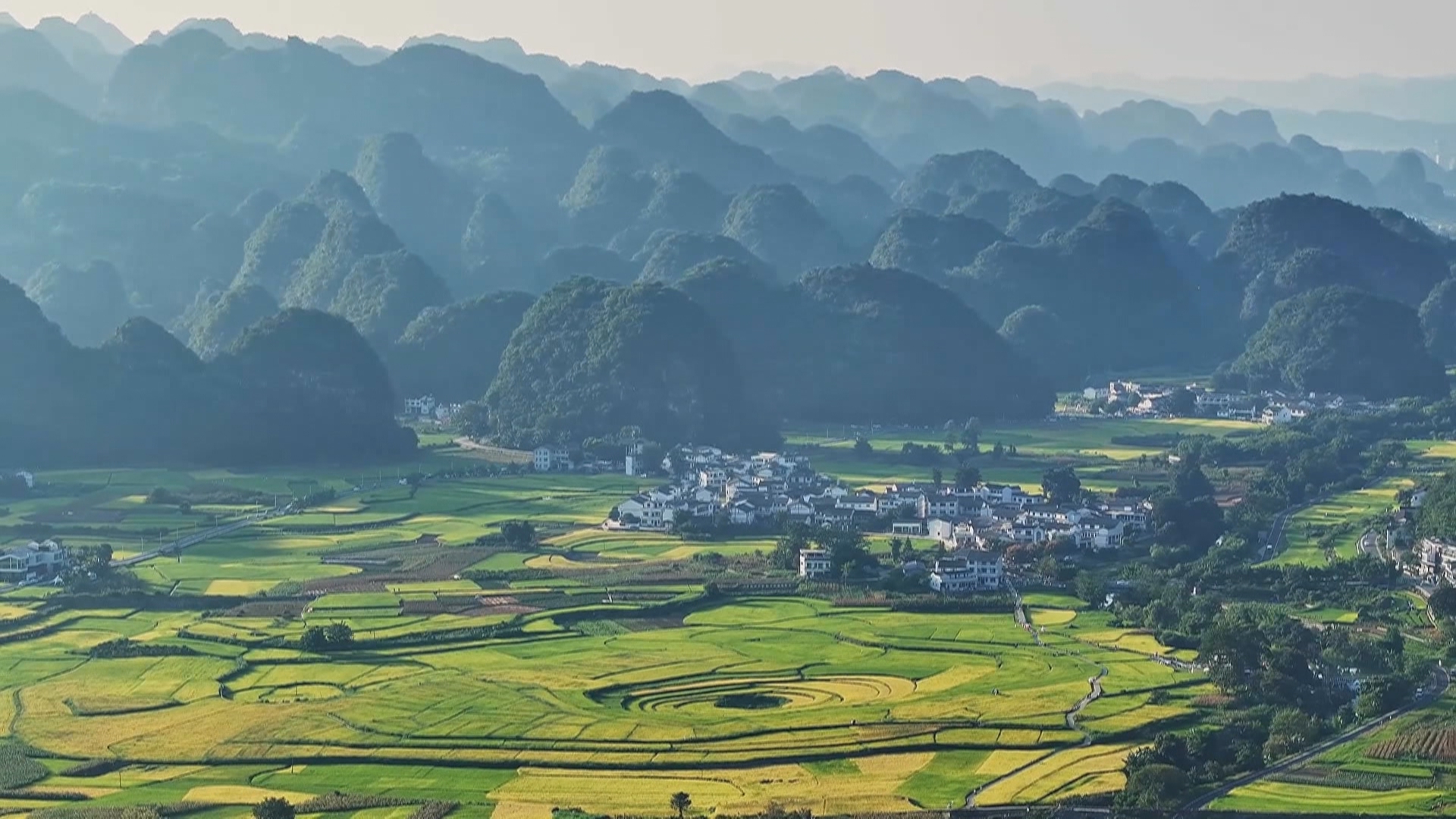 贵州新闻联播丨每月新增10家 贵州民宿为何“花开”兴义？