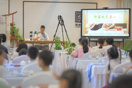 95a099bb41a8d2e06e9e939ec899b452