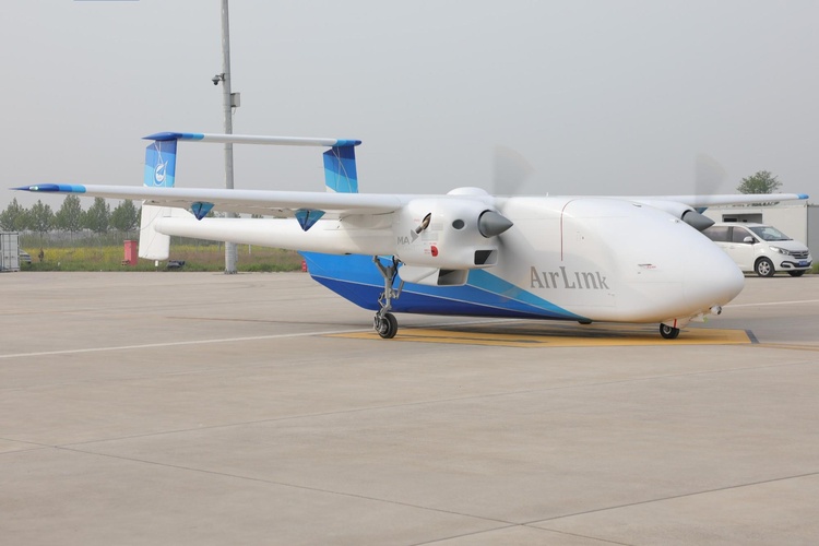 首飞成功！我国自主研发“无人飞行卡车”HH-200来了