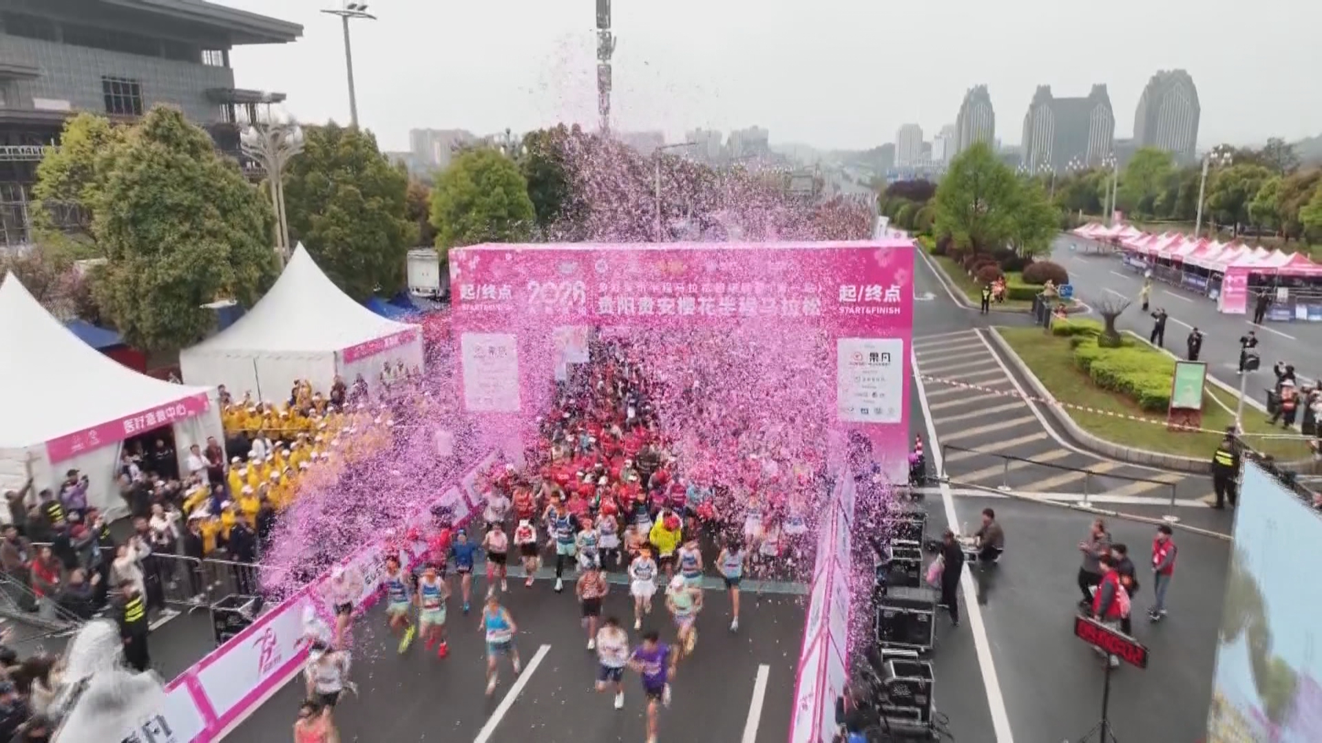 贵州新闻联播丨跟着赛事来贵州 赴一场山水与激情共舞的文旅体盛宴