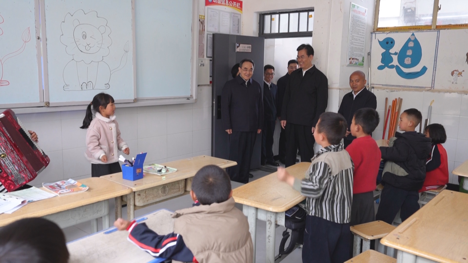 贵州新闻联播丨徐麟李炳军在毕节市赫章县调研时强调 用心用情用力优化乡村教育供给 以极端负责态度保障学生出行安全