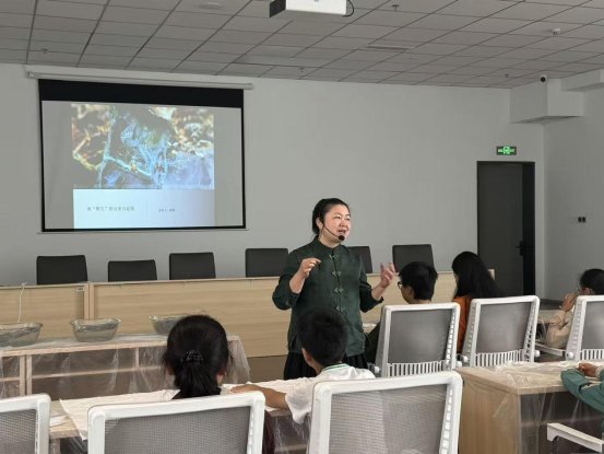 5b04559576a450c2d480adbec6a5404b