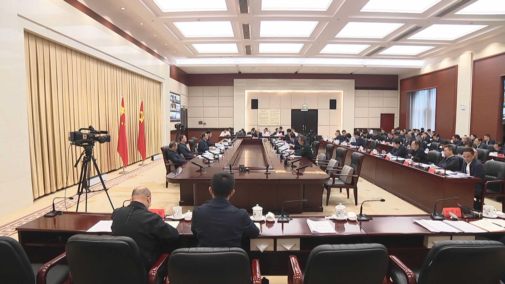 贵州新闻联播丨省委常委会召开会议 深入学习贯彻习近平经济思想 分析全省一季度经济形势 安排部署下步经济工作