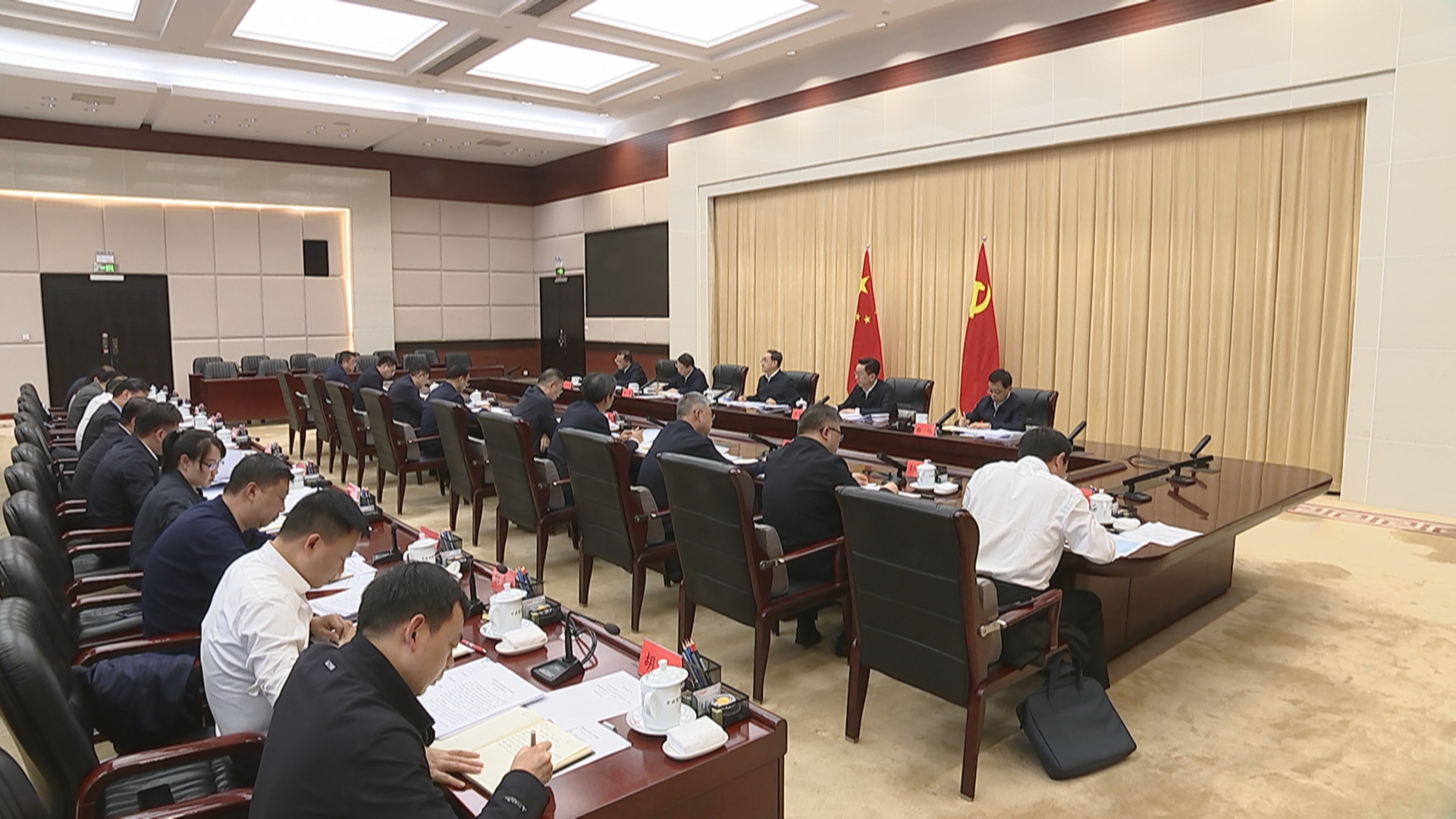 贵州新闻联播｜省委党的建设工作领导小组召开会议 坚持问题导向  强化分类指导 在深学真查实改上持续下功夫见成效