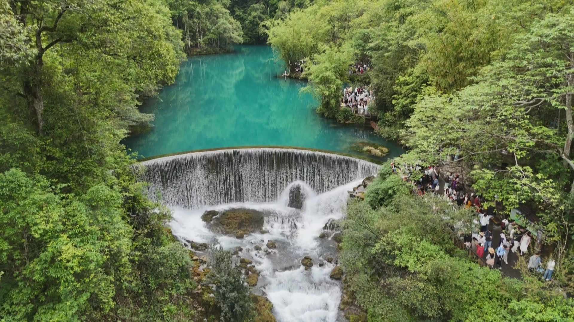贵州新闻联播丨【直击旅游】拍张照就走？ 荔波要“留客”