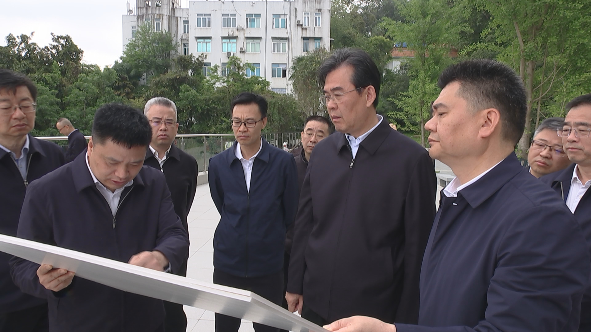 贵州新闻联播｜李炳军在贵阳市调研时强调 坚持市场导向 强化比较优势 因地制宜发展壮大旅居产业
