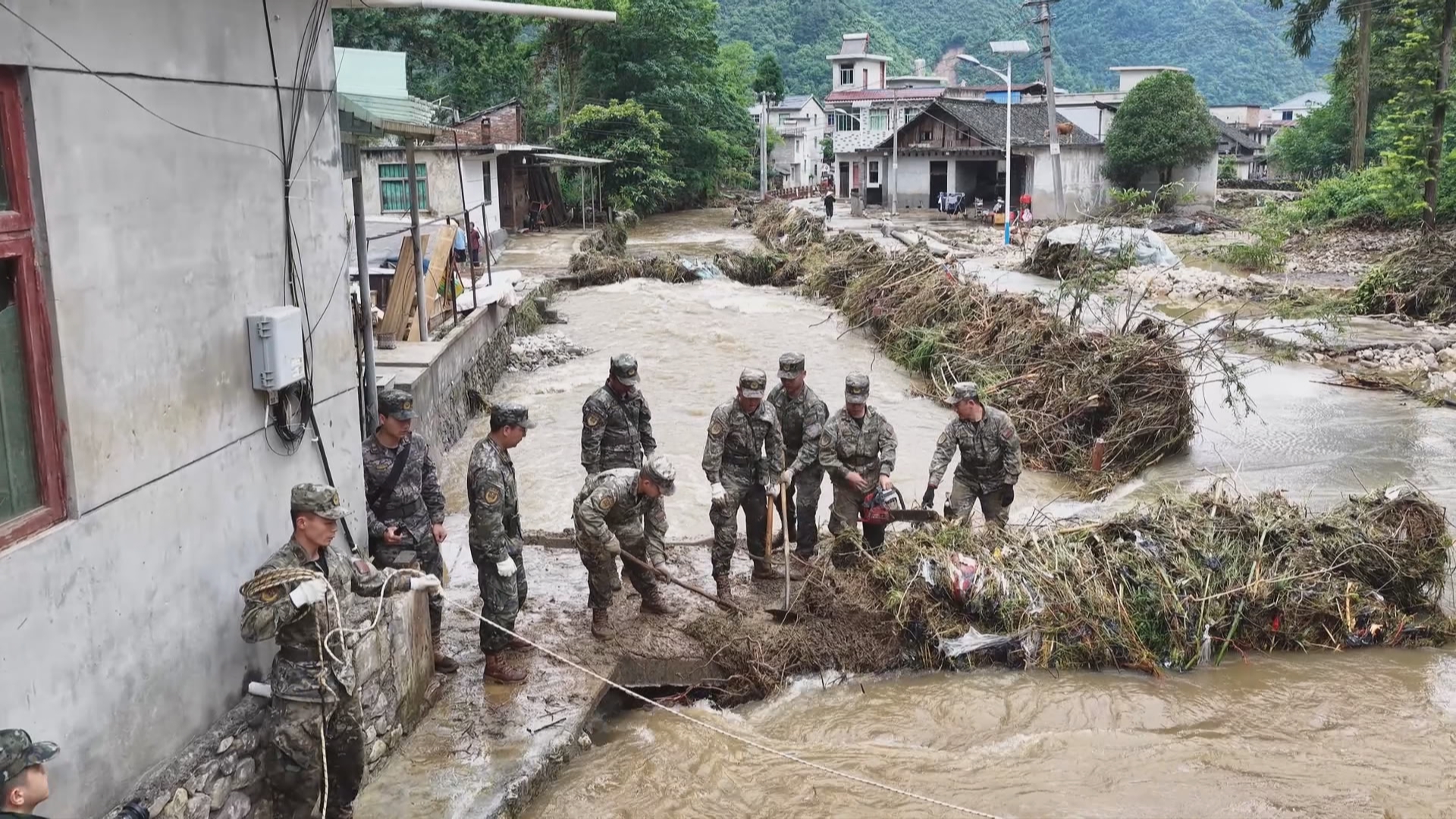 贵州新闻联播丨应对强降雨 各地各部门迅速启动应急响应