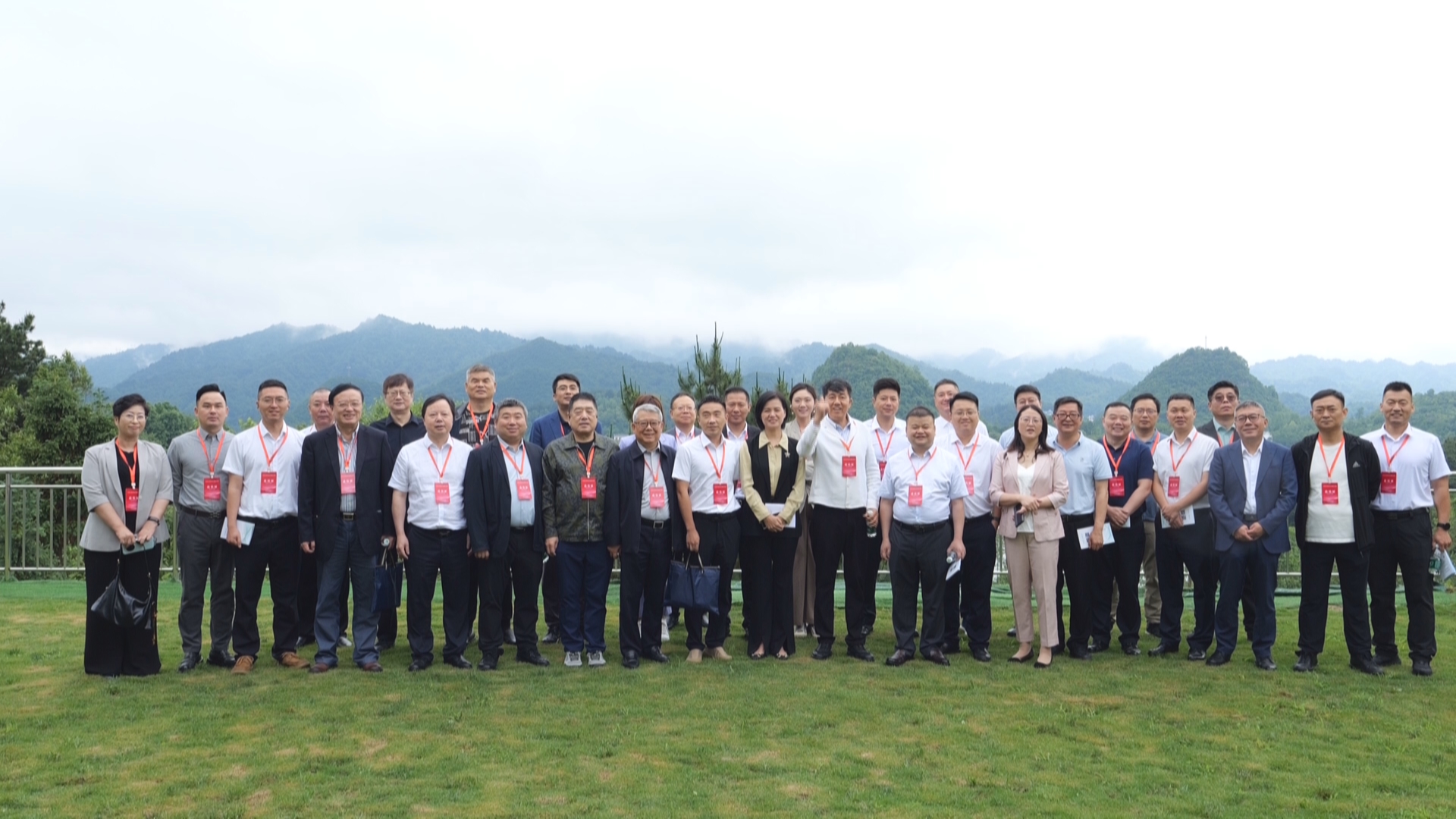 贵州新闻联播丨上市公司组团赴黔考察 携百亿投资意向深耕贵州市场