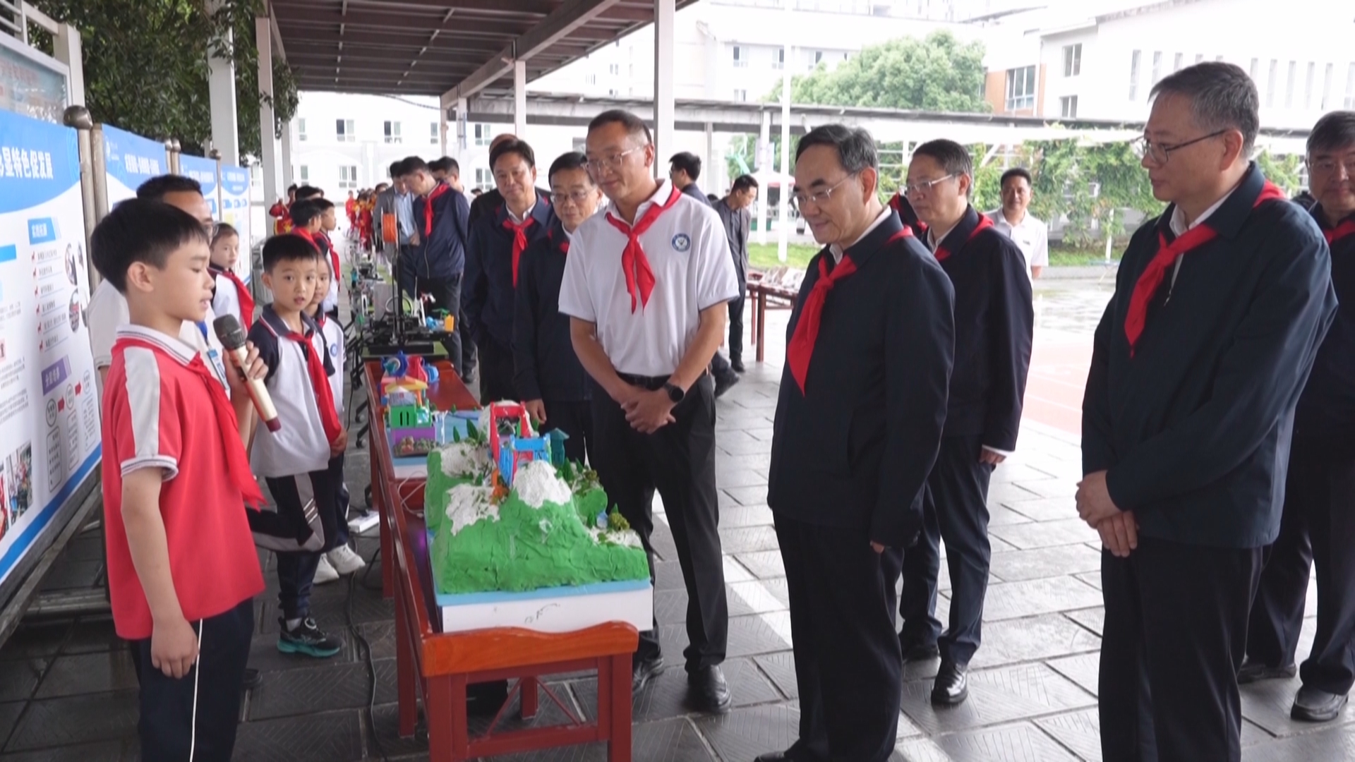 贵州新闻联播丨徐麟李炳军“六一”国际儿童节看望少年儿童 祝全省少年儿童节日快乐