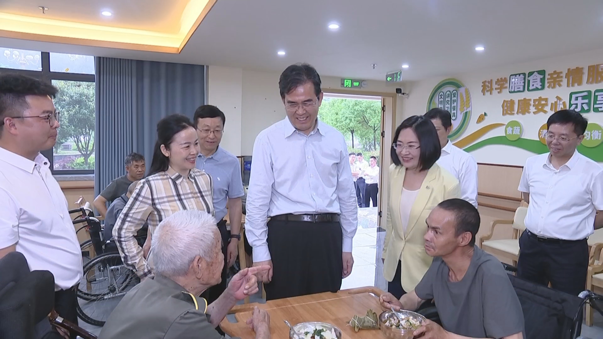 贵州新闻联播丨李炳军在黔东南州调研时强调 壮大特色产业 办好民生事业 以正确政绩观引领民族地区高质量发展