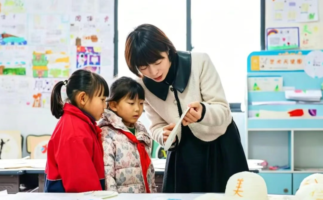 “诗歌妈妈”：大山里的点灯人——记贵州省诗歌学会会员、“中国好人”安凤